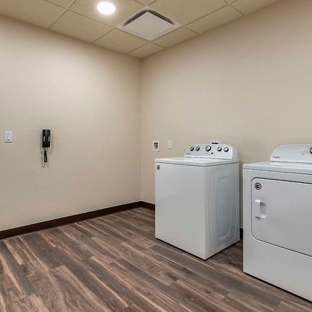 Franklin  Sleep Inn & Suites Milwaukee-Franklin מראה חיצוני תמונה
