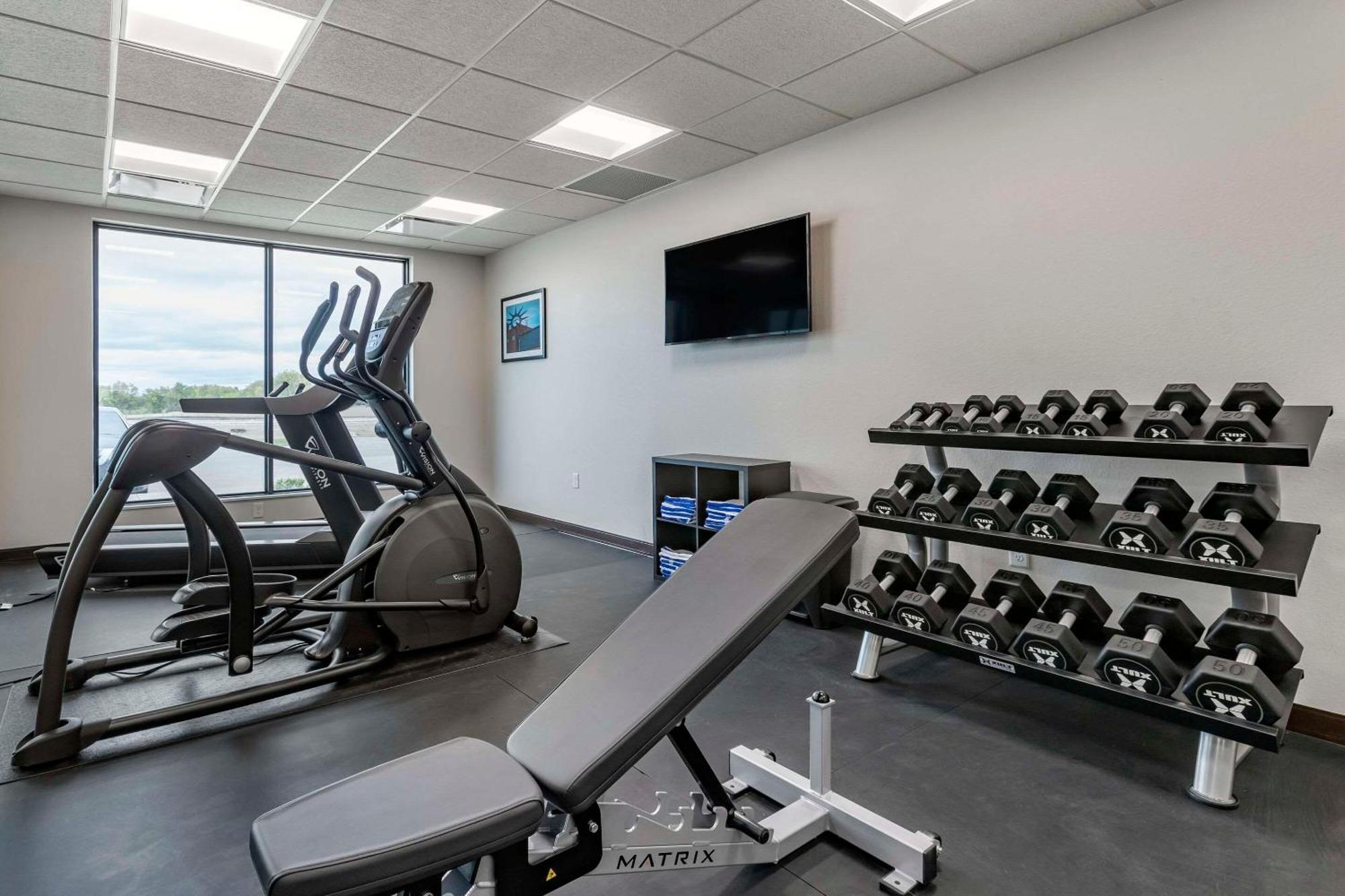 Franklin  Sleep Inn & Suites Milwaukee-Franklin מראה חיצוני תמונה