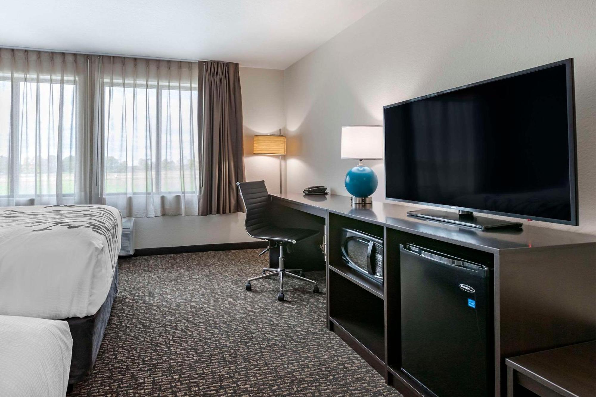Franklin  Sleep Inn & Suites Milwaukee-Franklin מראה חיצוני תמונה